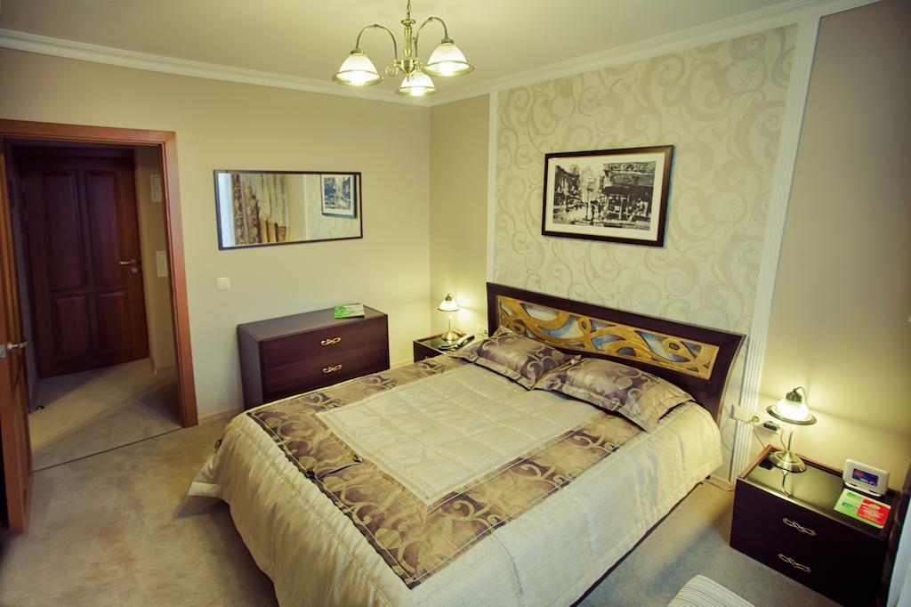 Tourist Hotel Minsk Buitenkant foto