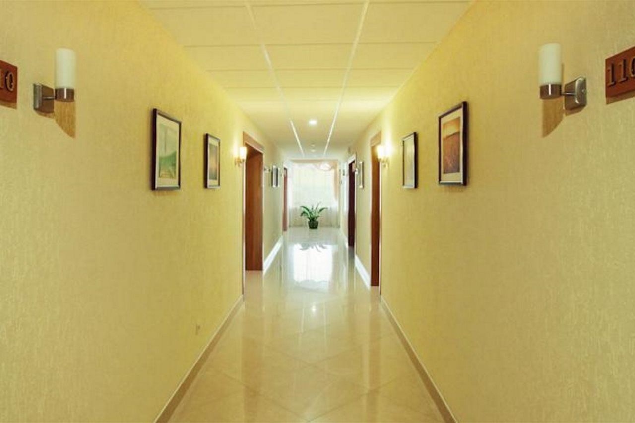 Tourist Hotel Minsk Buitenkant foto