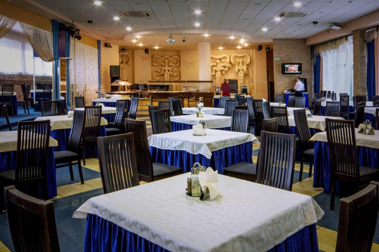 Tourist Hotel Minsk Buitenkant foto