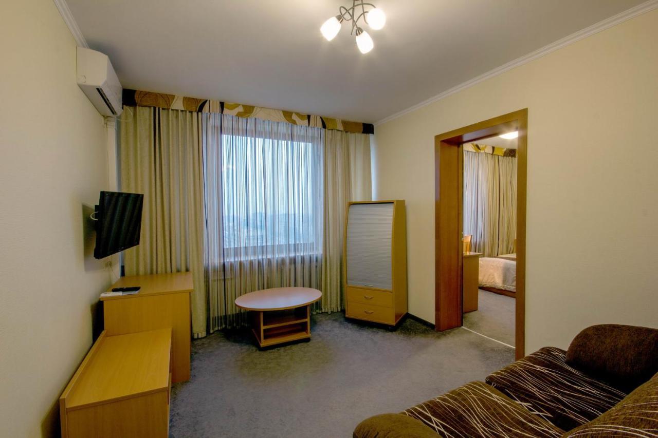 Tourist Hotel Minsk Buitenkant foto